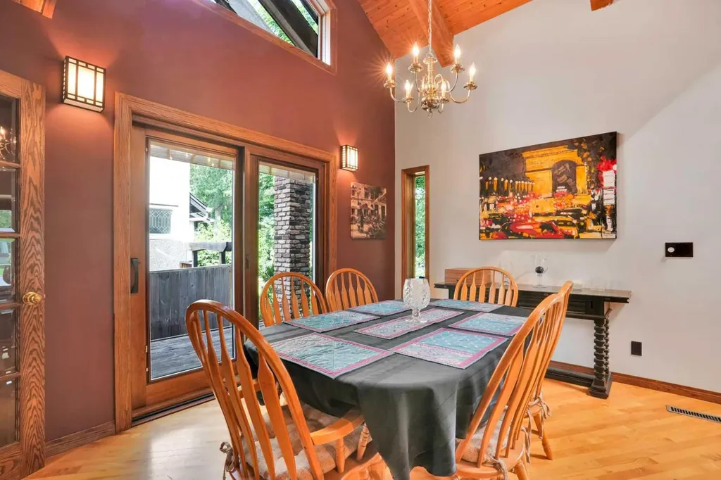 217 11 Avenue NE Calgary AB T2E 0Y9