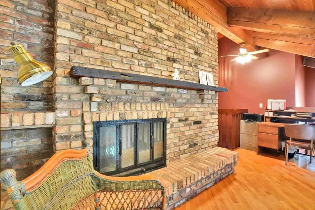 217 11 Avenue NE Calgary AB T2E 0Y9