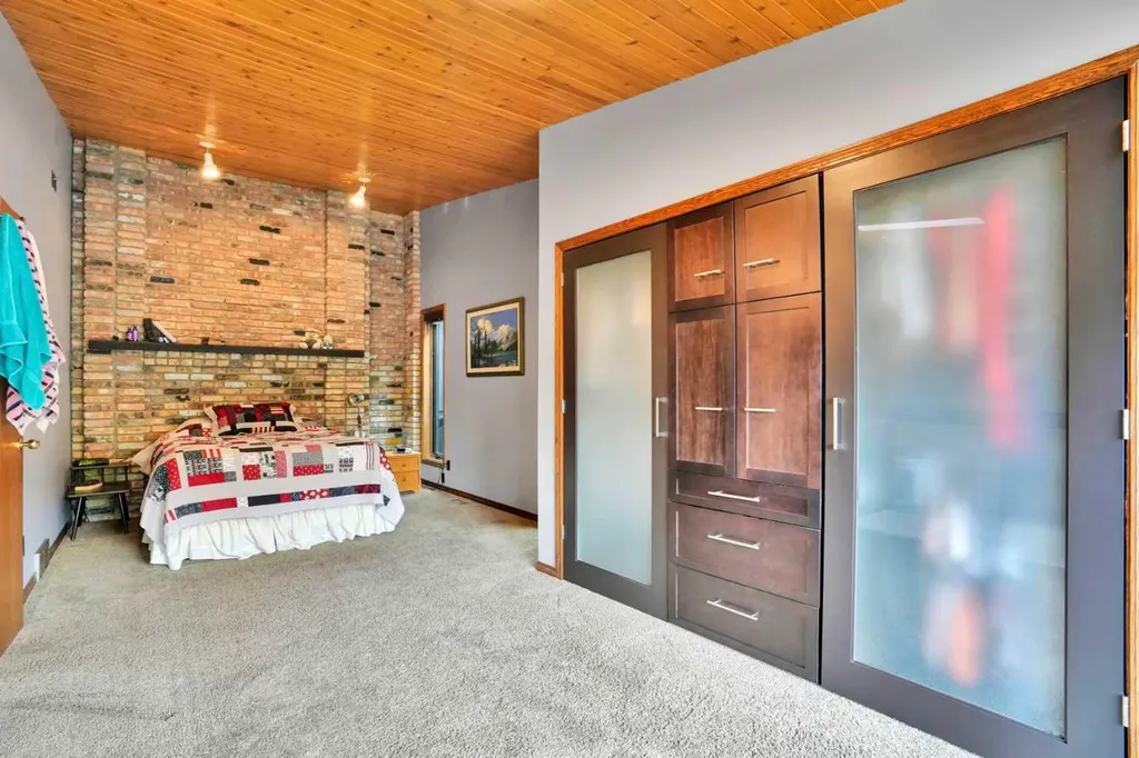 217 11 Avenue NE Calgary AB T2E 0Y9