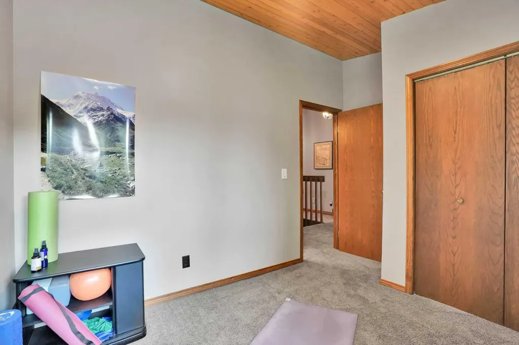 217 11 Avenue NE Calgary AB T2E 0Y9