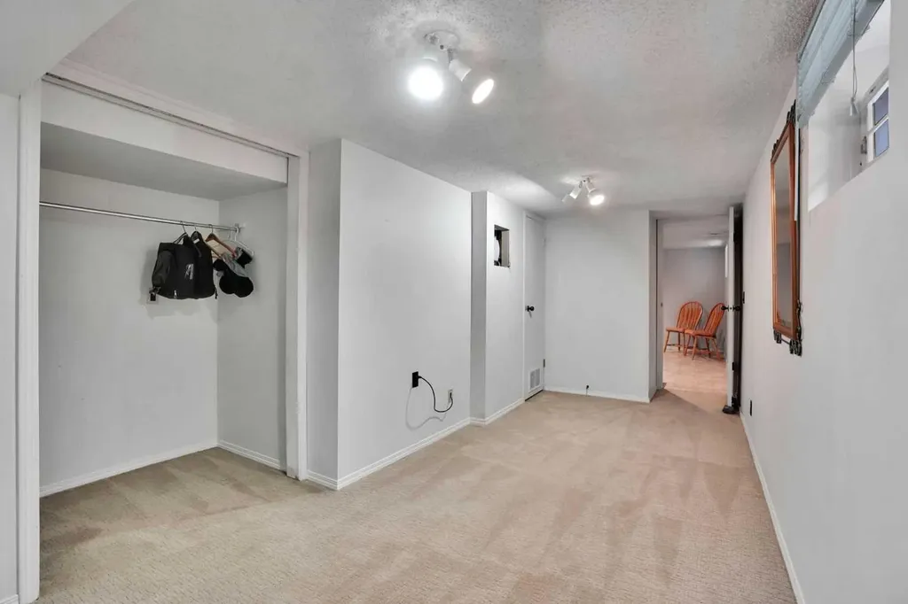 217 11 Avenue NE Calgary AB T2E 0Y9