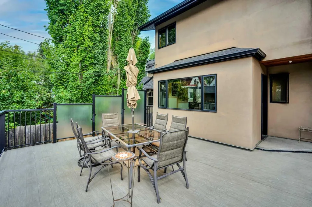 217 11 Avenue NE Calgary AB T2E 0Y9