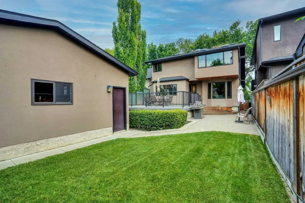 217 11 Avenue NE Calgary AB T2E 0Y9