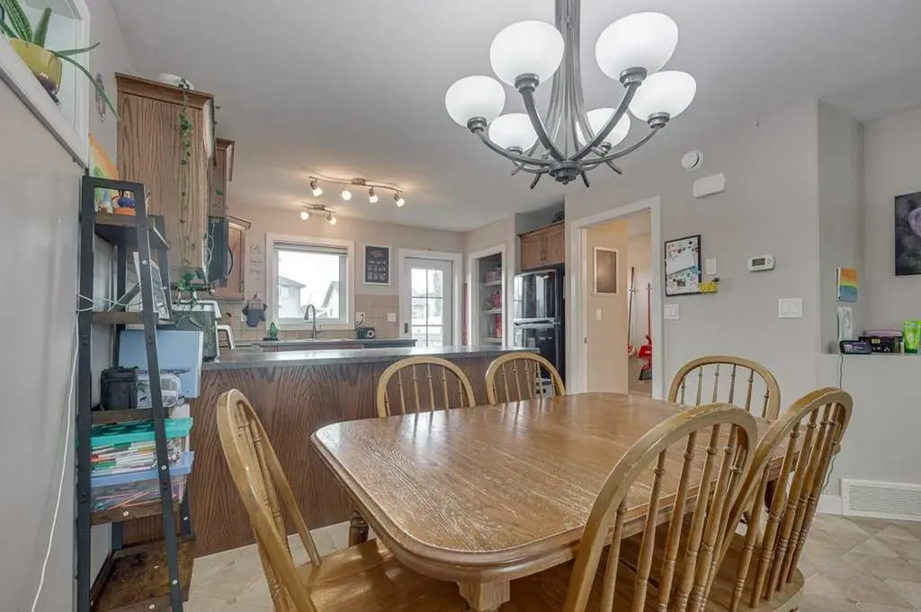 183 Kelloway Crescent Red Deer AB T4P 3E4