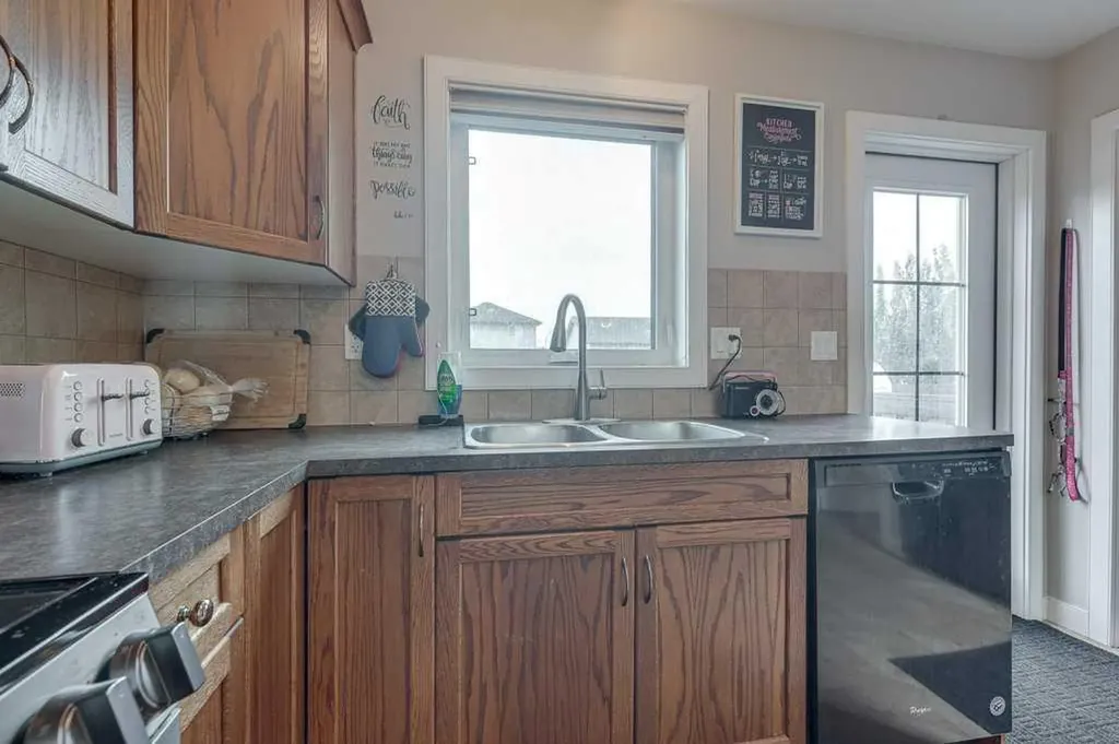 183 Kelloway Crescent Red Deer AB T4P 3E4
