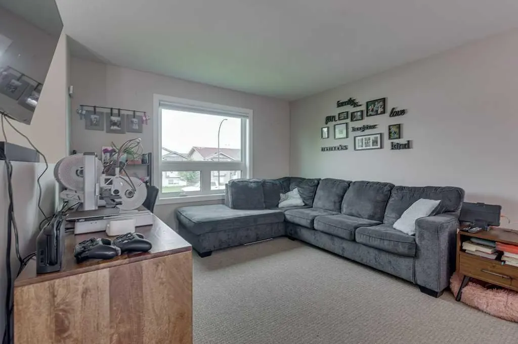 183 Kelloway Crescent Red Deer AB T4P 3E4
