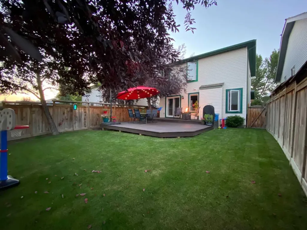 31 Mt Aberdeen Grove SE Calgary AB T2Z 3N6