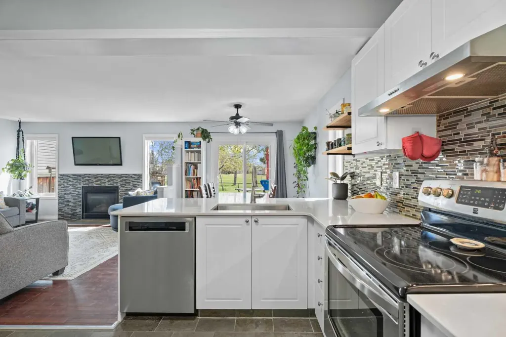 31 Mt Aberdeen Grove SE Calgary AB T2Z 3N6