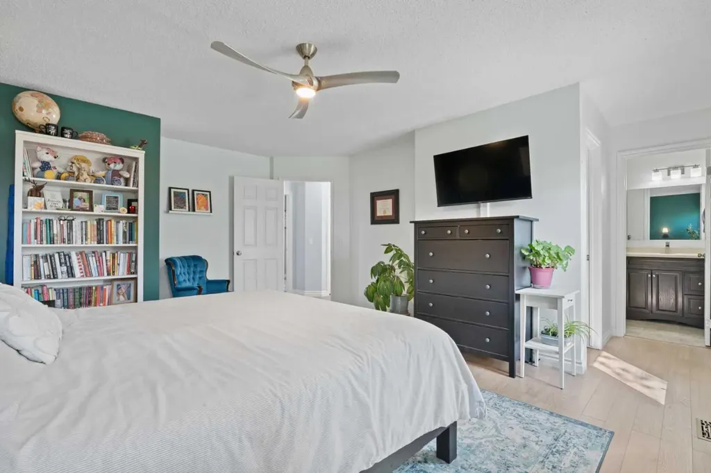 31 Mt Aberdeen Grove SE Calgary AB T2Z 3N6
