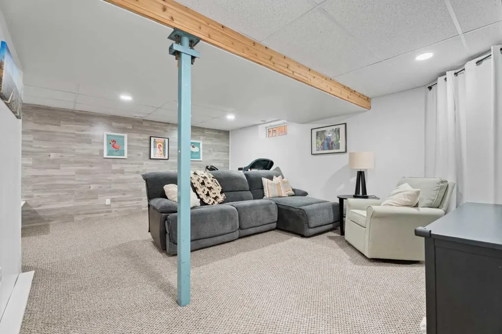 31 Mt Aberdeen Grove SE Calgary AB T2Z 3N6