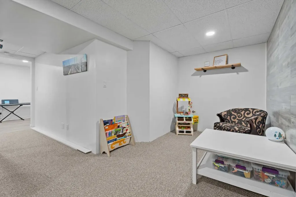 31 Mt Aberdeen Grove SE Calgary AB T2Z 3N6