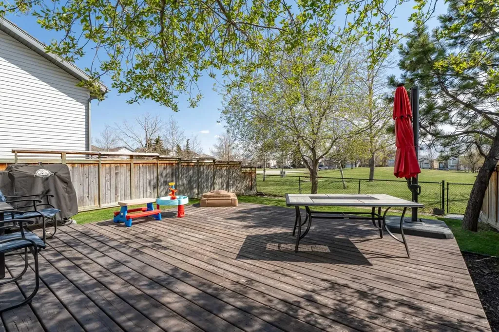 31 Mt Aberdeen Grove SE Calgary AB T2Z 3N6