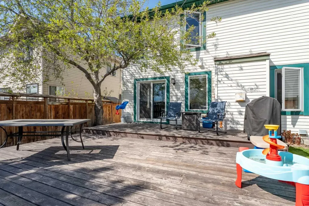 31 Mt Aberdeen Grove SE Calgary AB T2Z 3N6