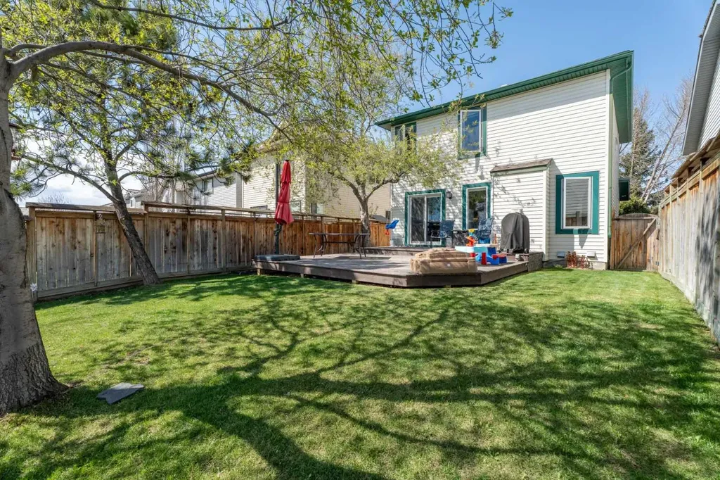 31 Mt Aberdeen Grove SE Calgary AB T2Z 3N6