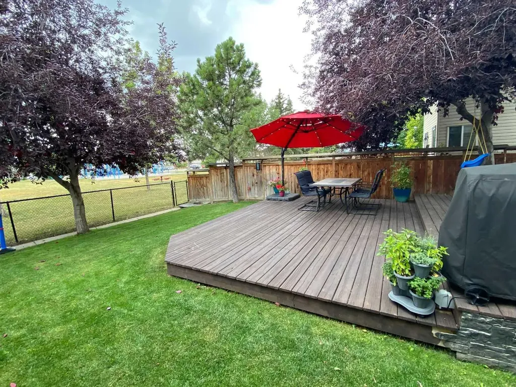 31 Mt Aberdeen Grove SE Calgary AB T2Z 3N6