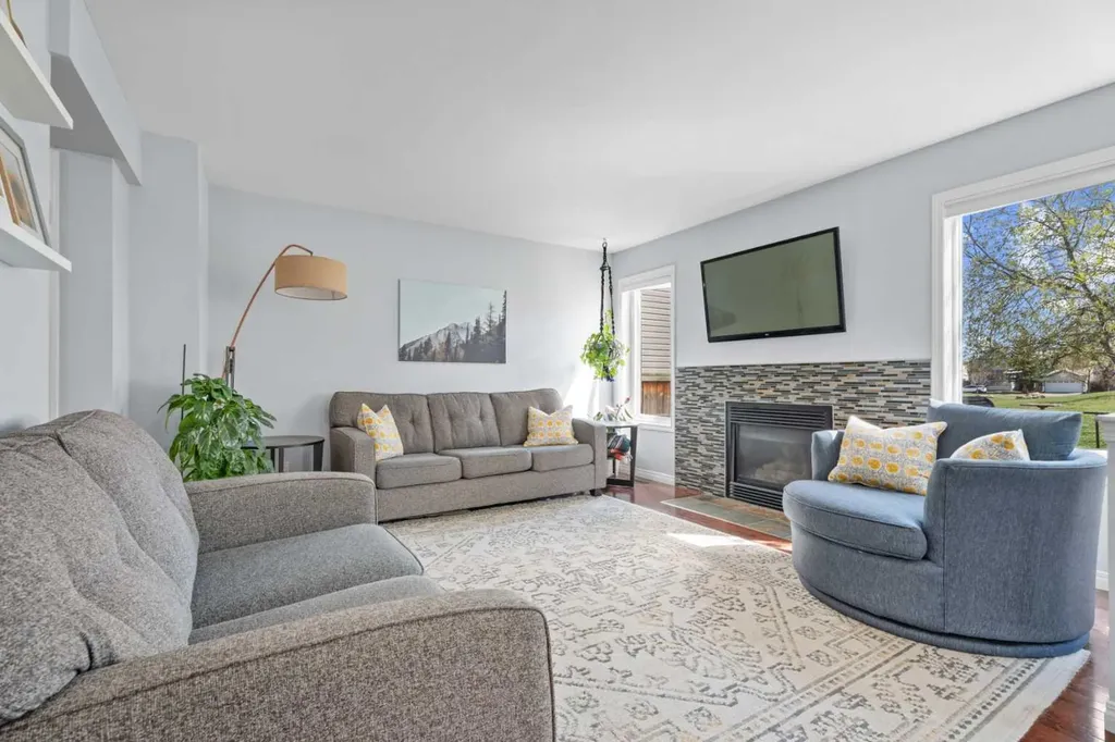 31 Mt Aberdeen Grove SE Calgary AB T2Z 3N6