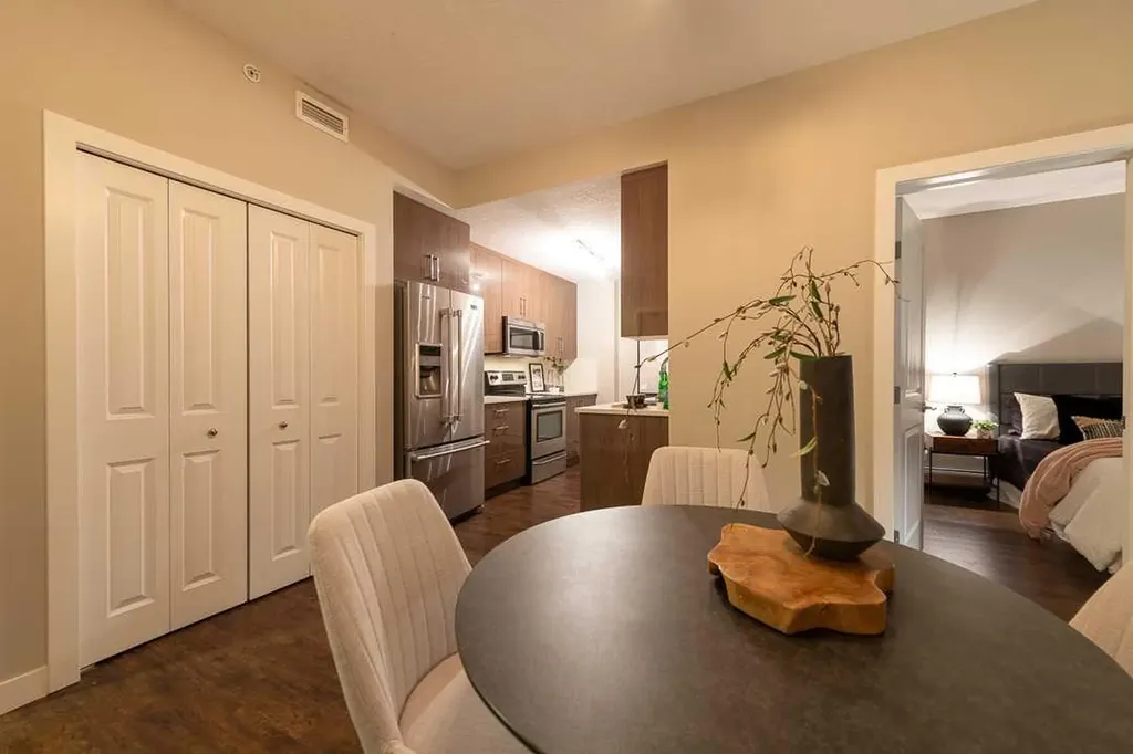 607 17 Avenue NW Calgary AB T2M 0N6