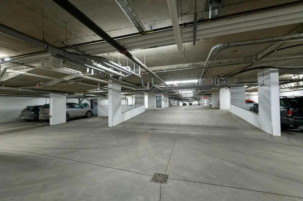 607 17 Avenue NW Calgary AB T2M 0N6