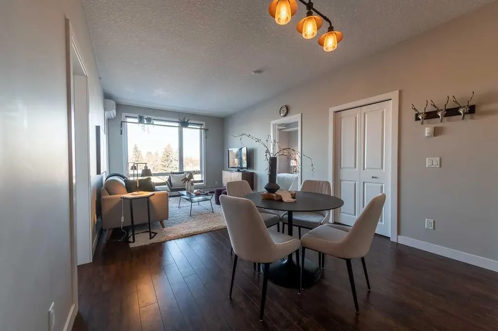 607 17 Avenue NW Calgary AB T2M 0N6