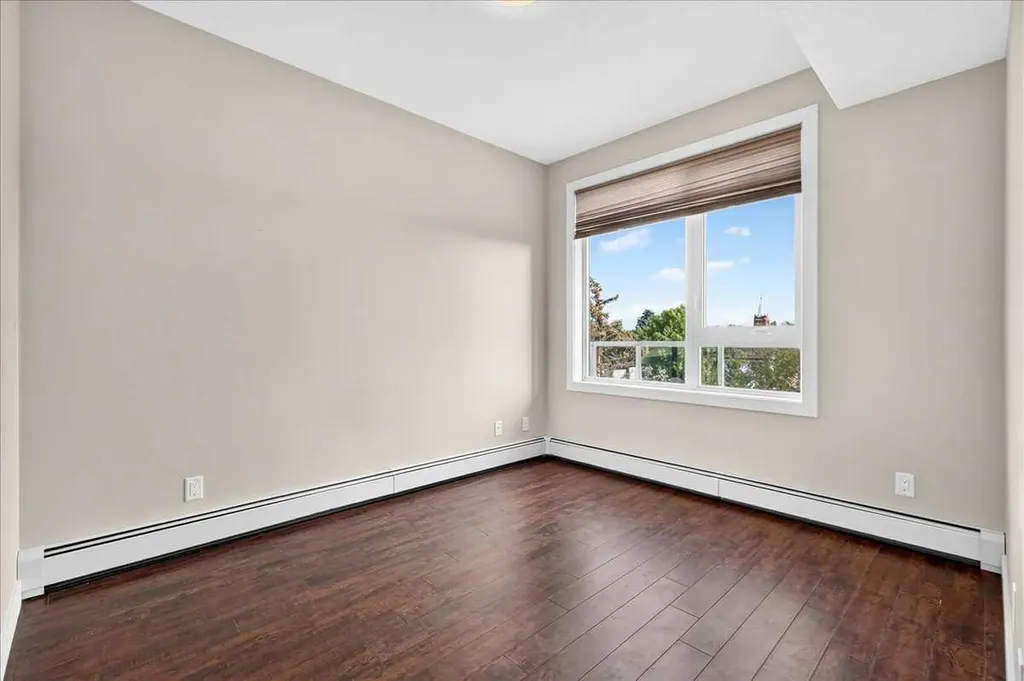 607 17 Avenue NW Calgary AB T2M 0N6