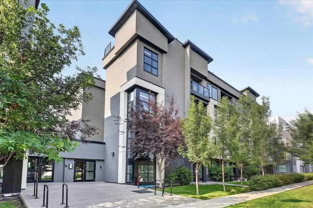 607 17 Avenue NW Calgary AB T2M 0N6