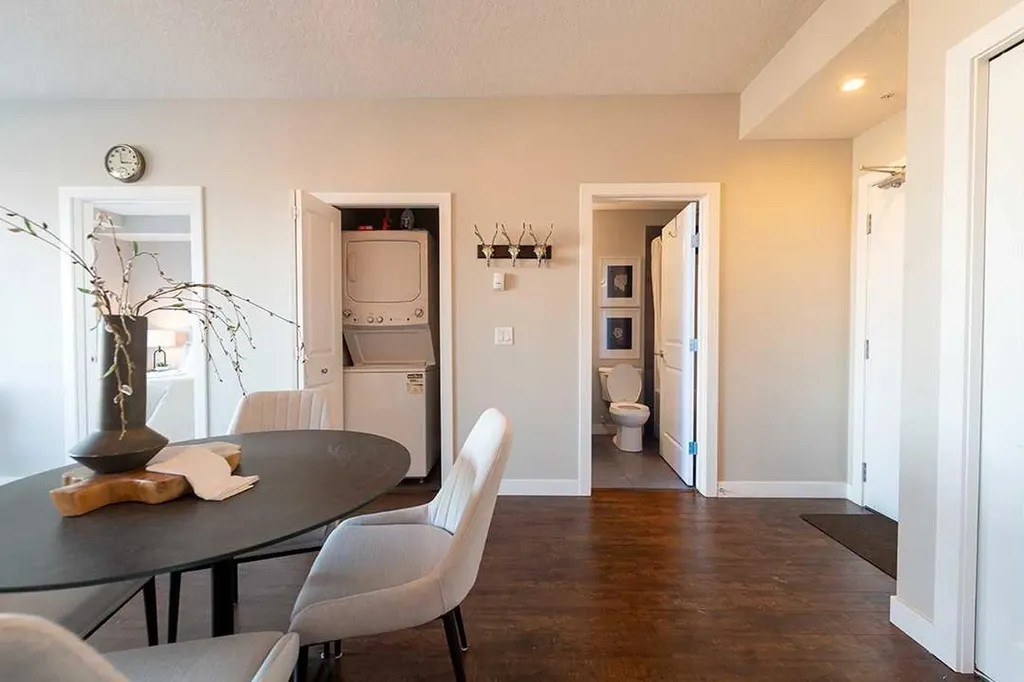607 17 Avenue NW Calgary AB T2M 0N6