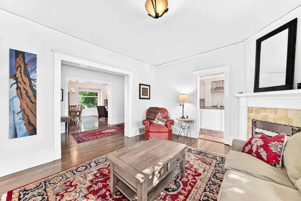 1925 10 Street SW Calgary AB T2T3G2