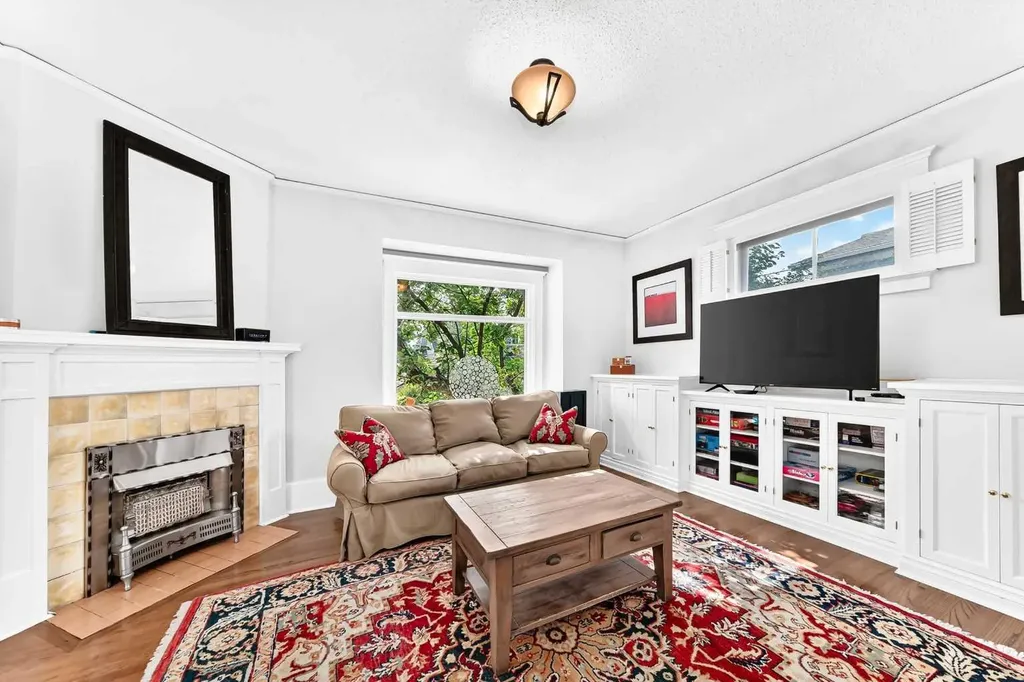 1925 10 Street SW Calgary AB T2T3G2