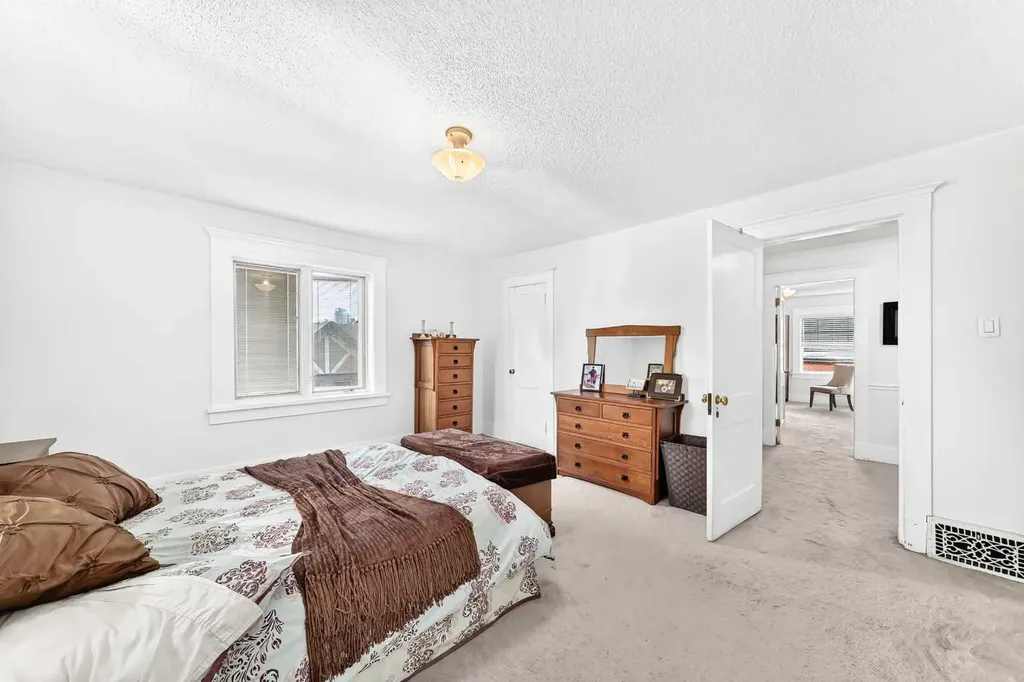 1925 10 Street SW Calgary AB T2T3G2