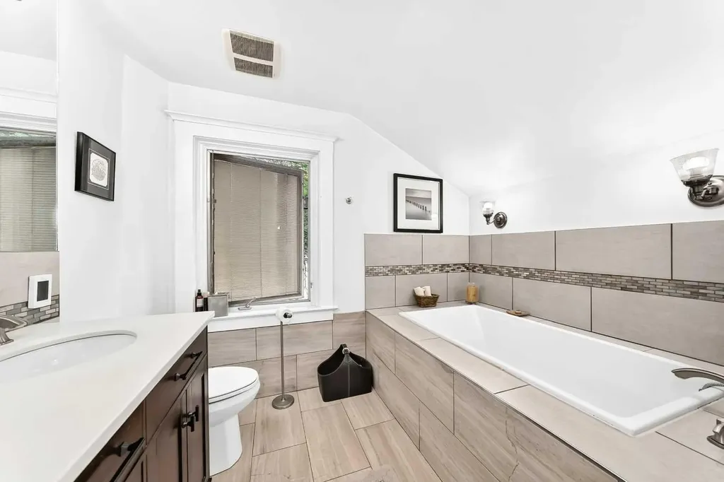 1925 10 Street SW Calgary AB T2T3G2