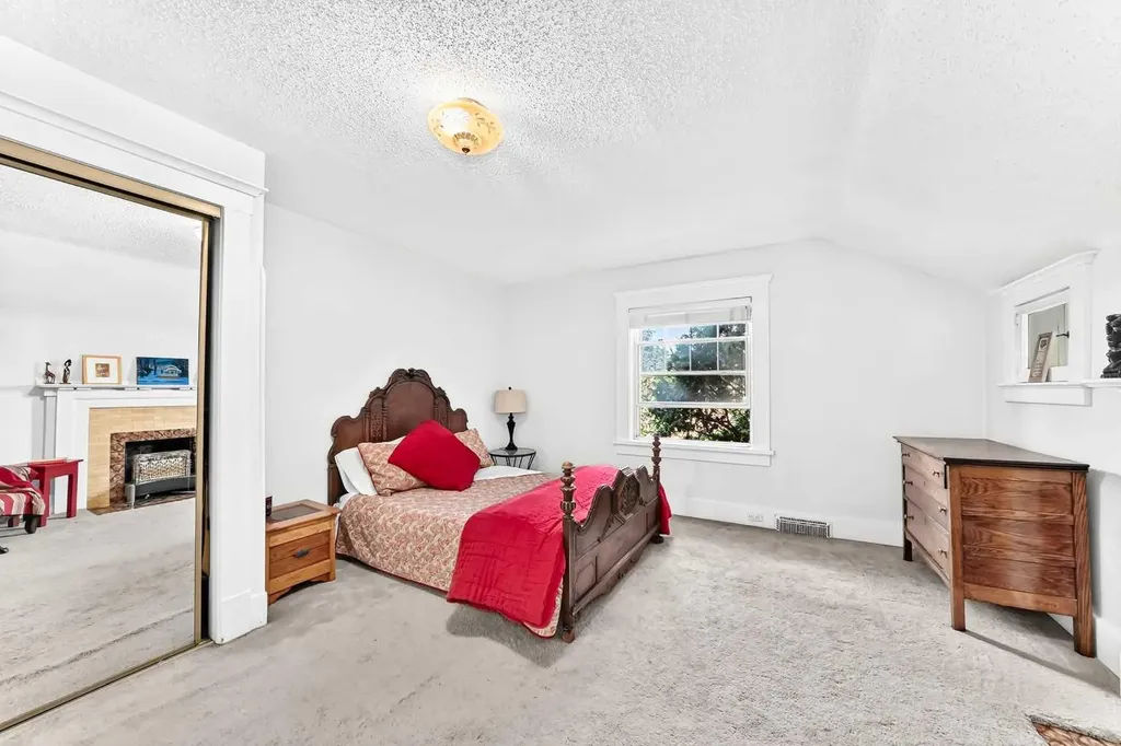 1925 10 Street SW Calgary AB T2T3G2
