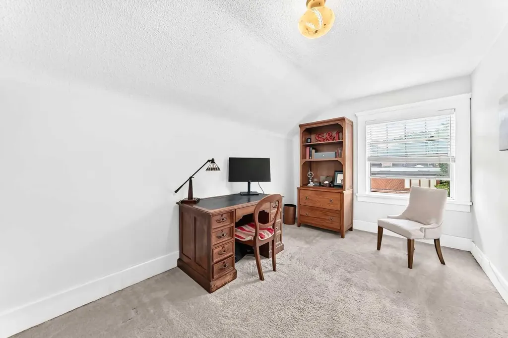 1925 10 Street SW Calgary AB T2T3G2