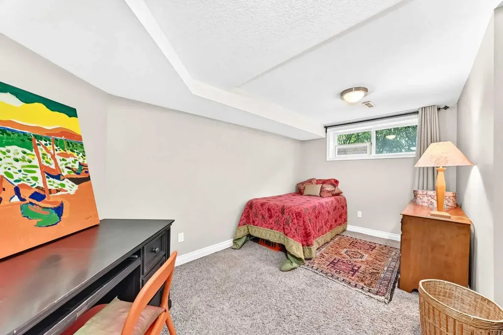 1925 10 Street SW Calgary AB T2T3G2