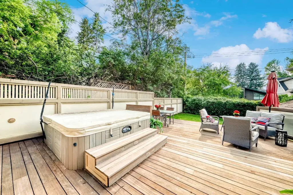 1925 10 Street SW Calgary AB T2T3G2