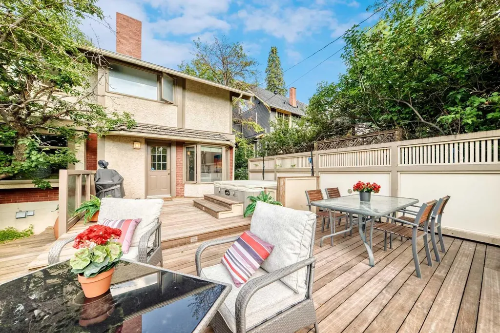 1925 10 Street SW Calgary AB T2T3G2