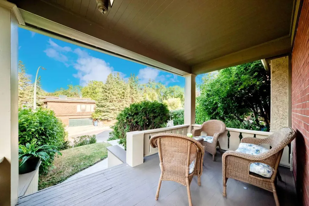 1925 10 Street SW Calgary AB T2T3G2