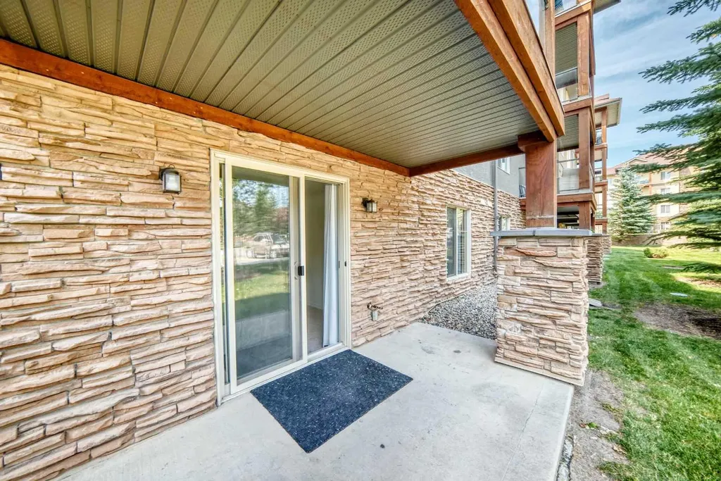 92 Crystal Shores Road Okotoks AB T1S 1N1