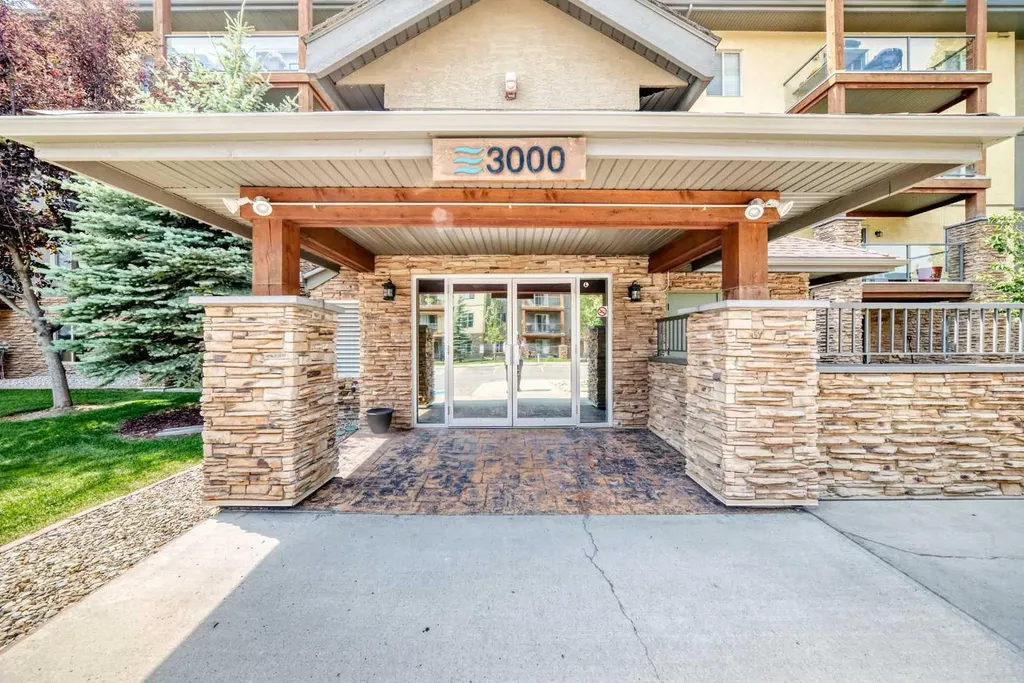 92 Crystal Shores Road Okotoks AB T1S 1N1