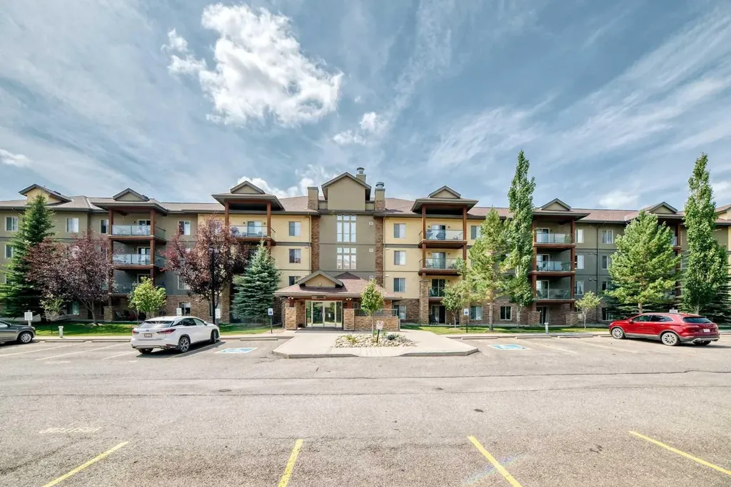 92 Crystal Shores Road Okotoks AB T1S 1N1