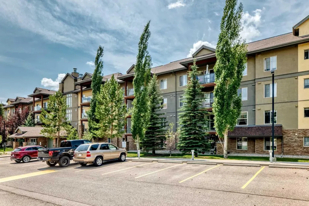 92 Crystal Shores Road Okotoks AB T1S 1N1