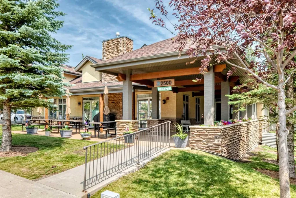 92 Crystal Shores Road Okotoks AB T1S 1N1