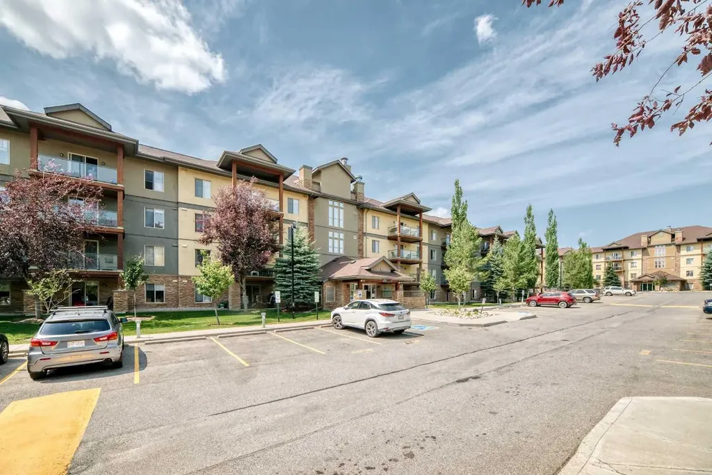 92 Crystal Shores Road Okotoks AB T1S 1N1