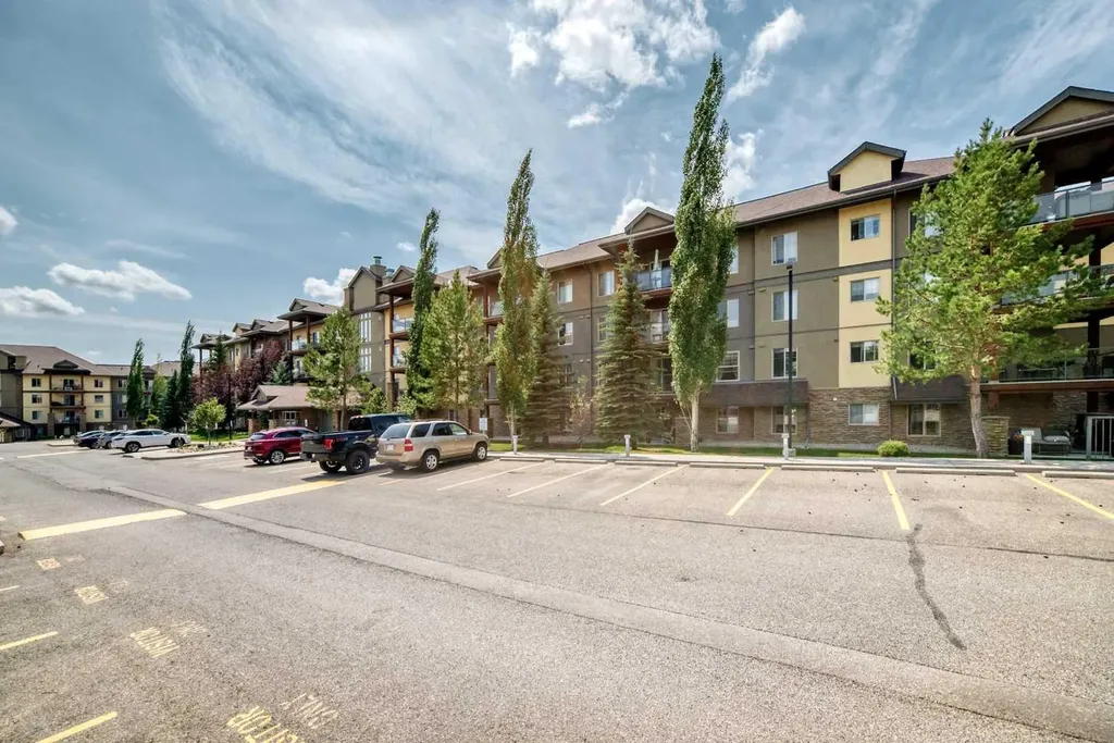 92 Crystal Shores Road Okotoks AB T1S 1N1