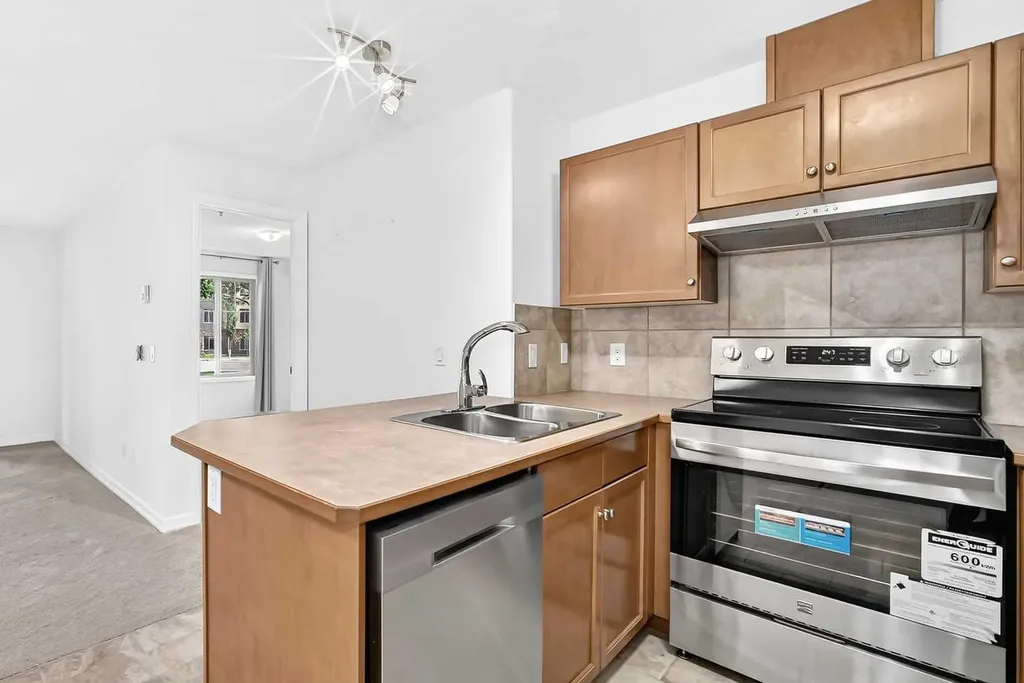 92 Crystal Shores Road Okotoks AB T1S 1N1