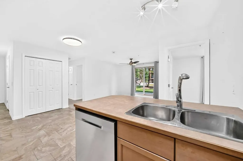92 Crystal Shores Road Okotoks AB T1S 1N1