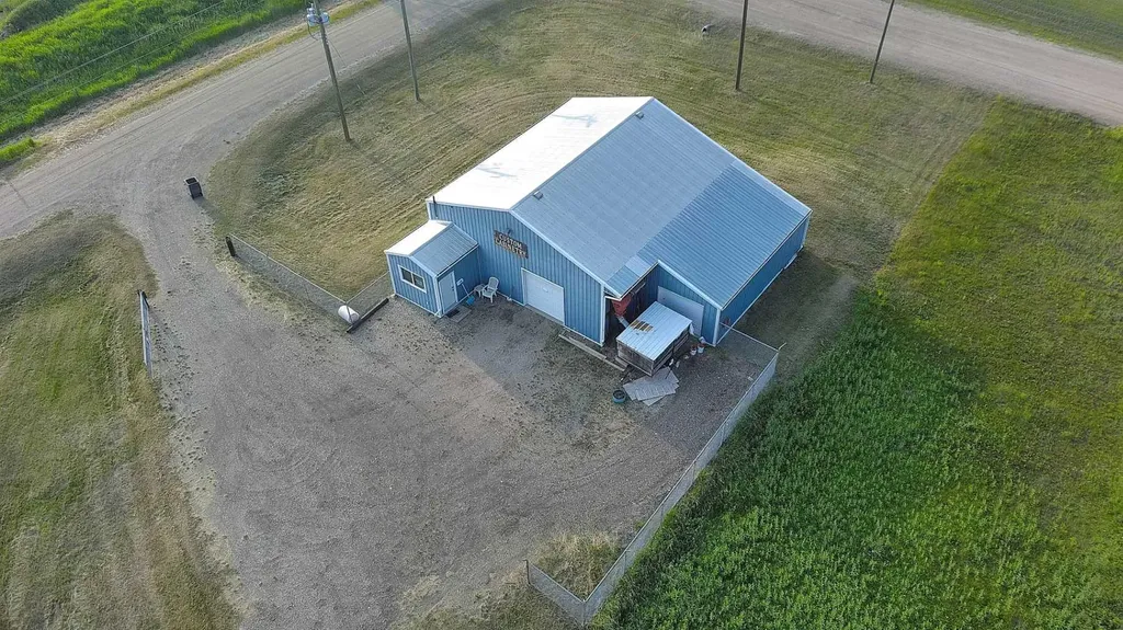 5213 49a Avenue Bentley AB T0C 0J0