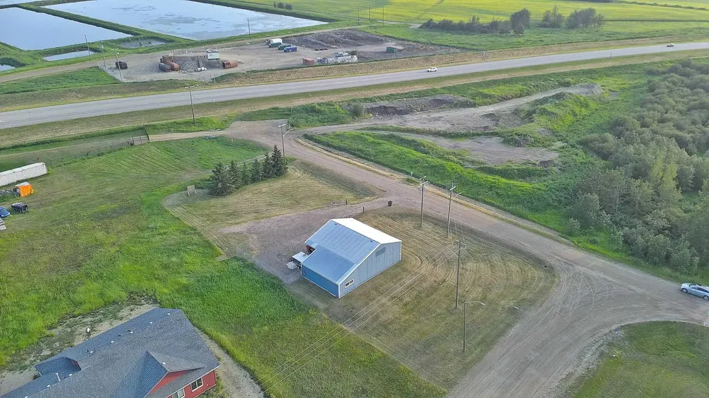 5213 49a Avenue Bentley AB T0C 0J0
