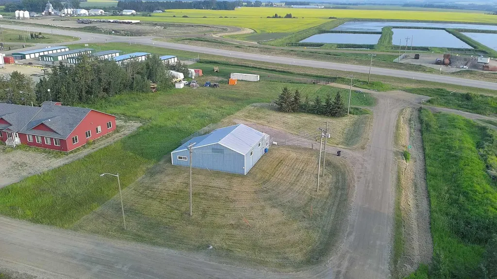 5213 49a Avenue Bentley AB T0C 0J0