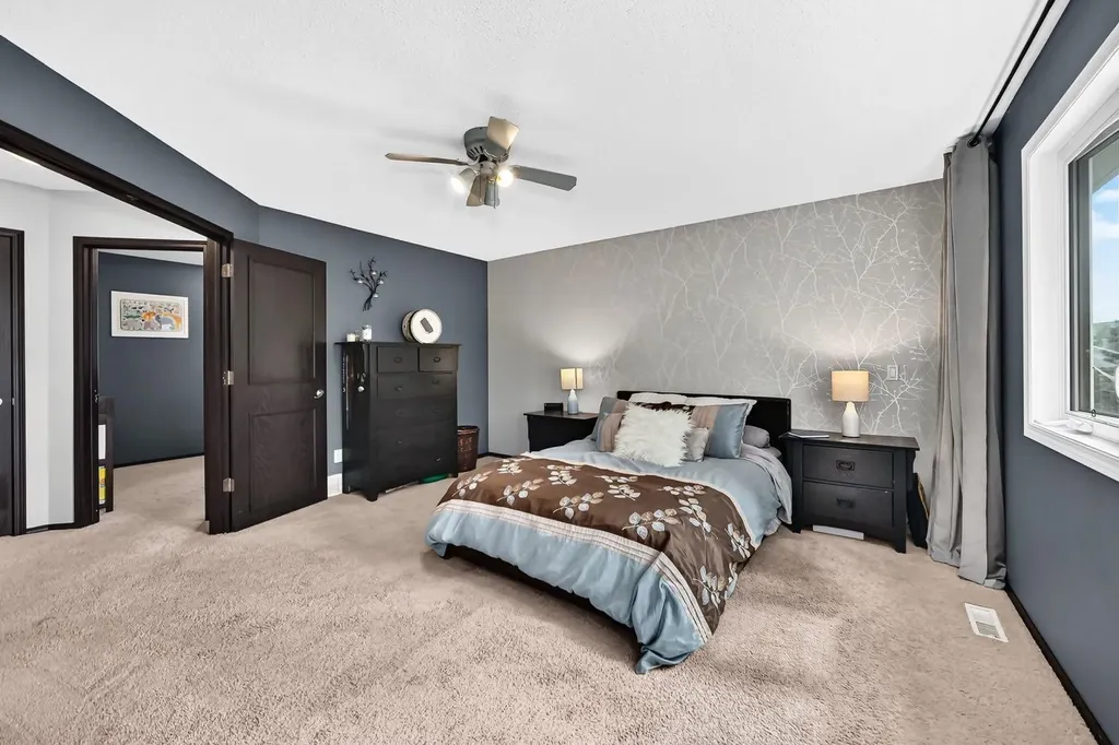 81 Sandalwood Court NW Calgary AB T3K 4B7