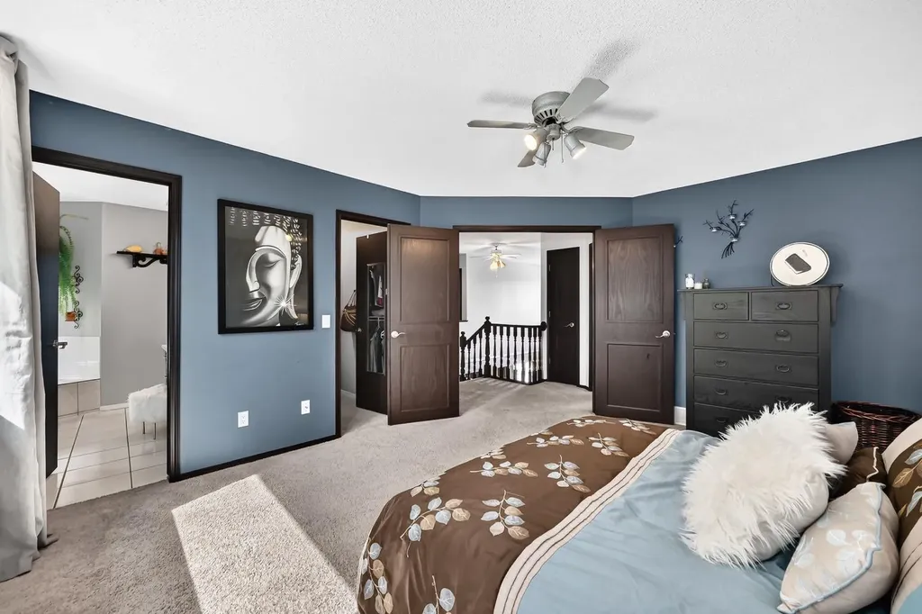 81 Sandalwood Court NW Calgary AB T3K 4B7